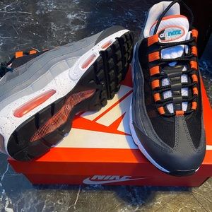 Air maxes